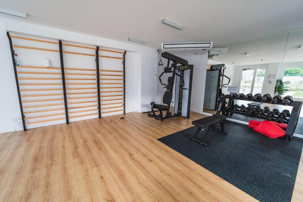 2bdr New With Pool Apartment