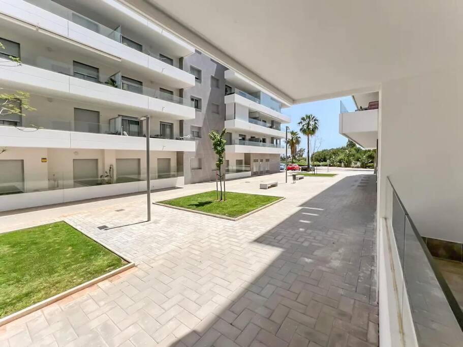 2bdr New With Pool Apartment